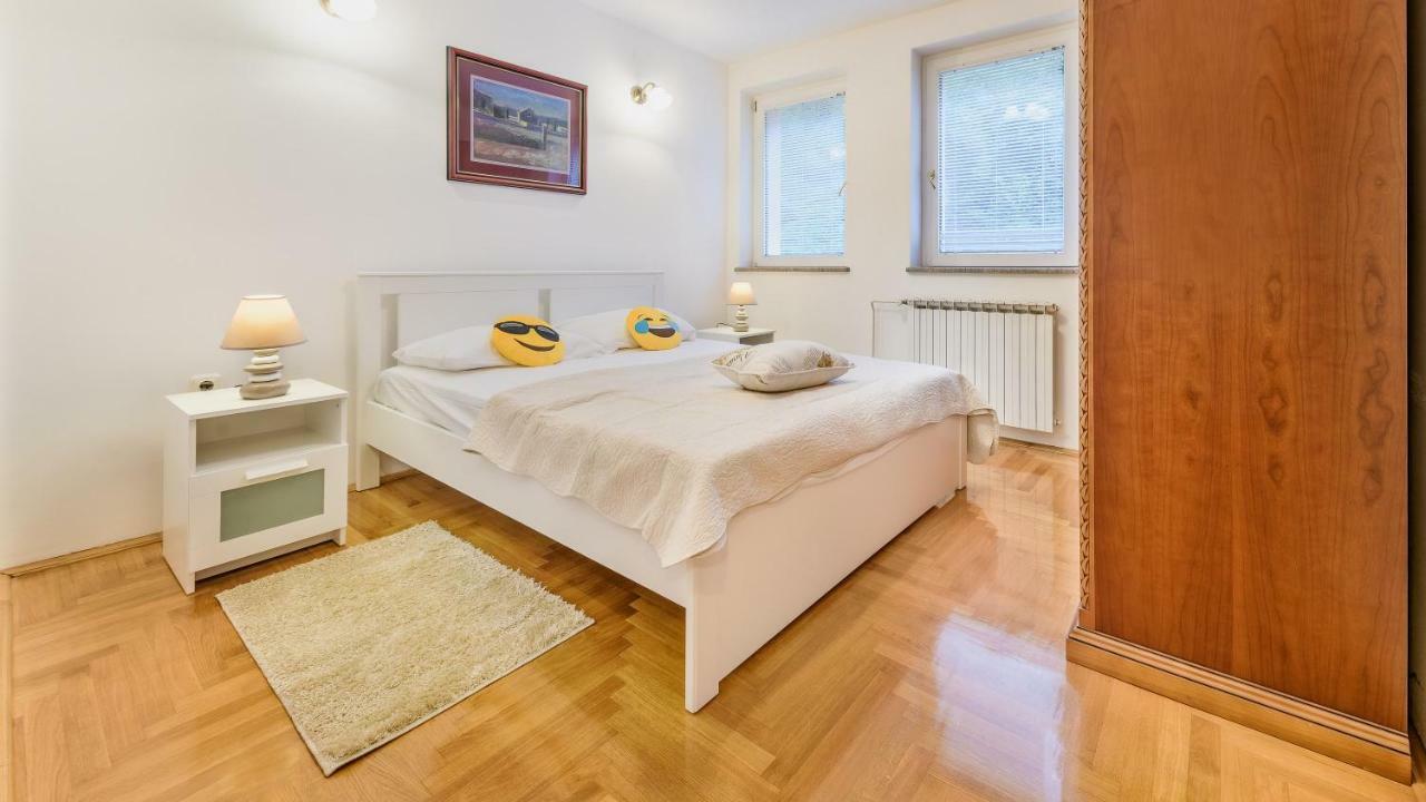 זאגרב Central Apartment Smiley - Free Parking מראה חיצוני תמונה